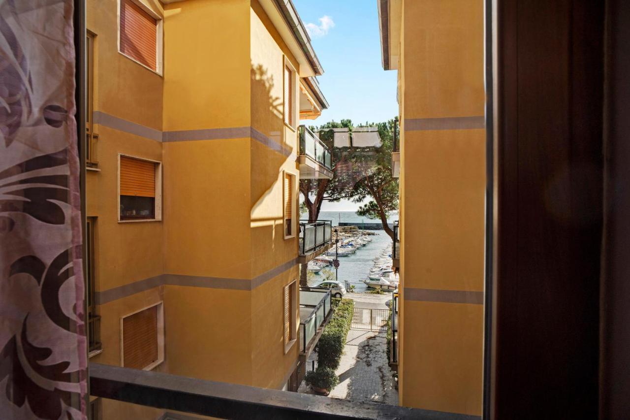Casa Laura Elena Apartment San Bartolomeo Al Mare Exterior photo